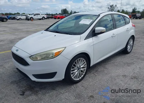 2015 Ford Focus Se z USA, uszkodzony, nr VIN 1FADP3K28FL223560